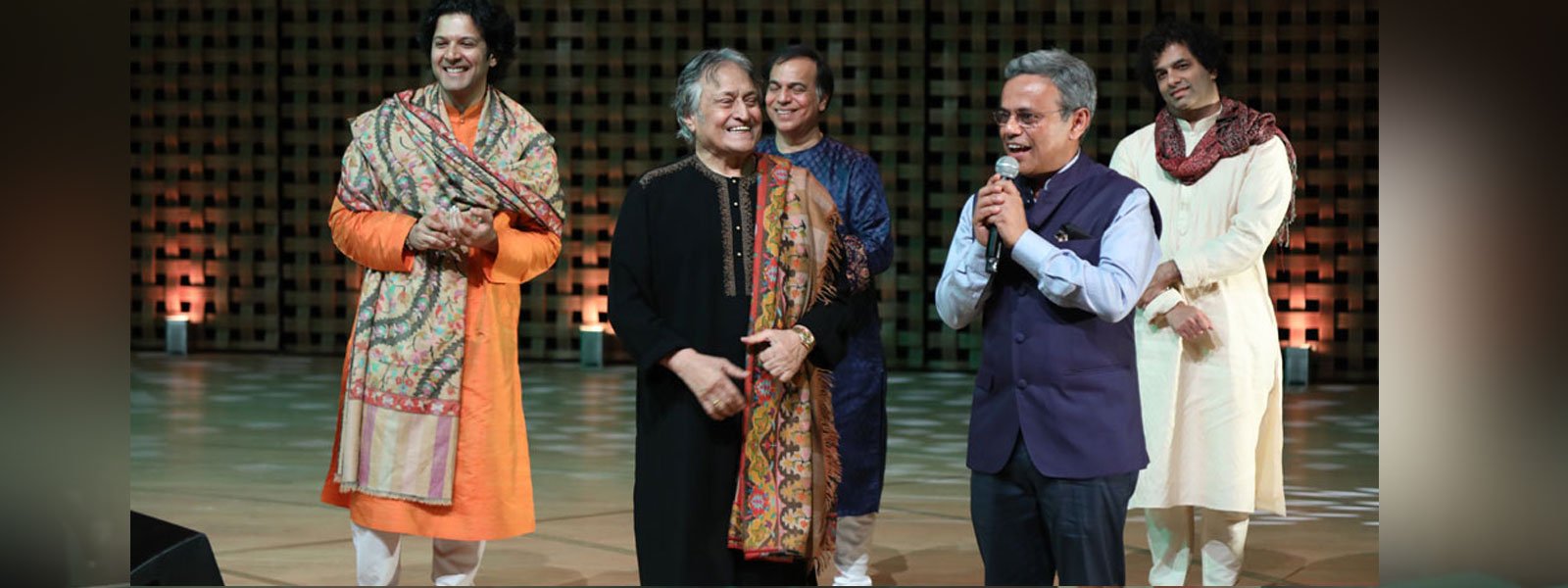Four glorious days of Namaste France (06-09 July) comprising Music, Dance, Exhibitions, Workshops, Indian food, Craft bazaar closed with a spectacular concert by Ustad Amjad Ali Khan and his sons Amaan and Ayaan.
